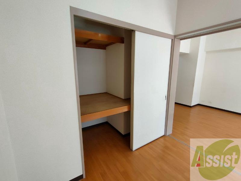 収納　寝室の収納です。部屋がすっきり片付きます。