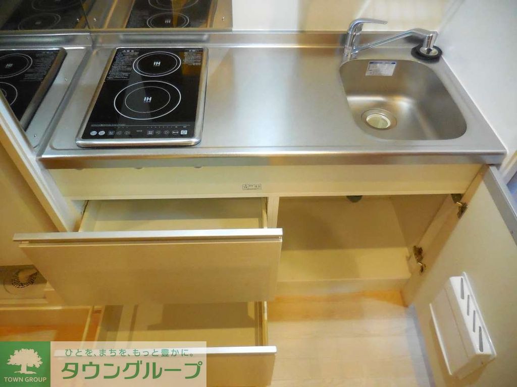 キッチン　収納付きキッチンです。