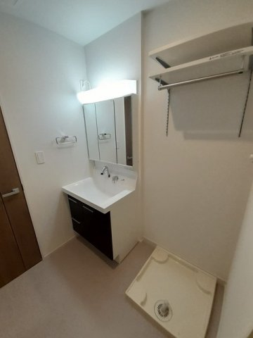 洗面設備　コンパクトで使いやすい洗面所