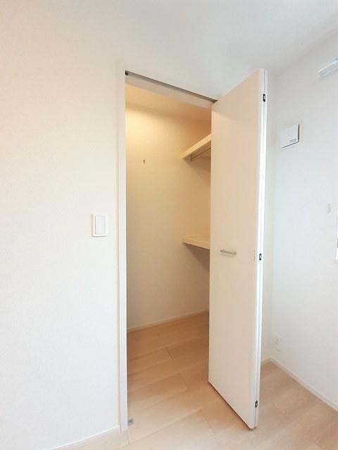 収納　ウオークインクローゼット