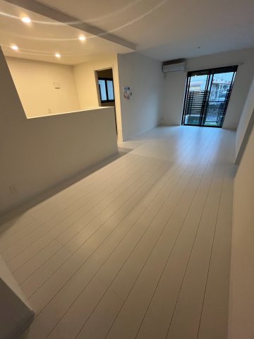 リブレメゾン下大市西町Iの居間写真