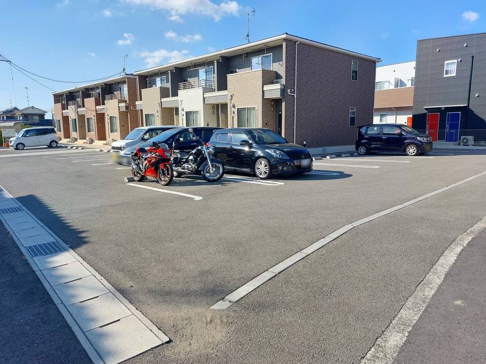 駐車場　駐車場