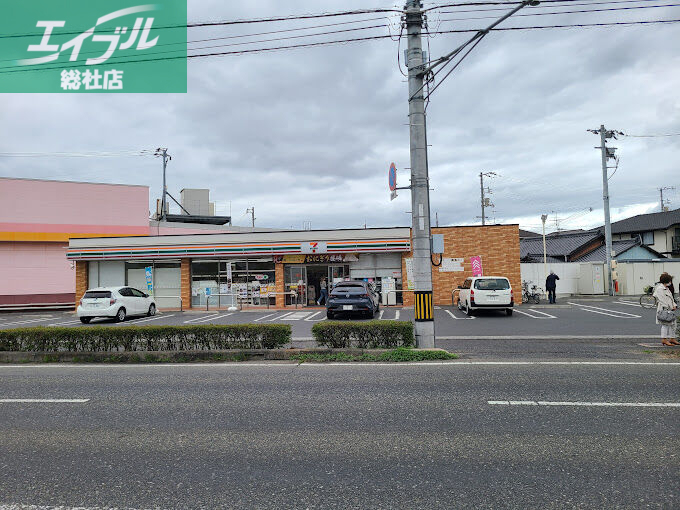 コンビニ　セブンイレブン倉敷川入店（コンビニ）まで54m