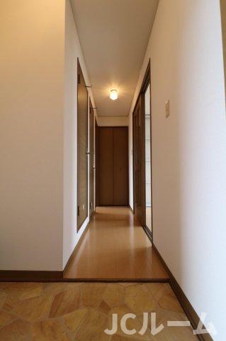 玄関　※別のお部屋の参考写真です