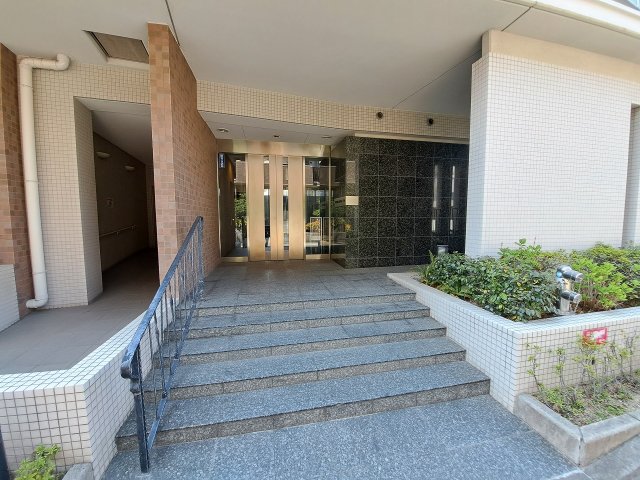甲子園六石町ハイツの外観写真