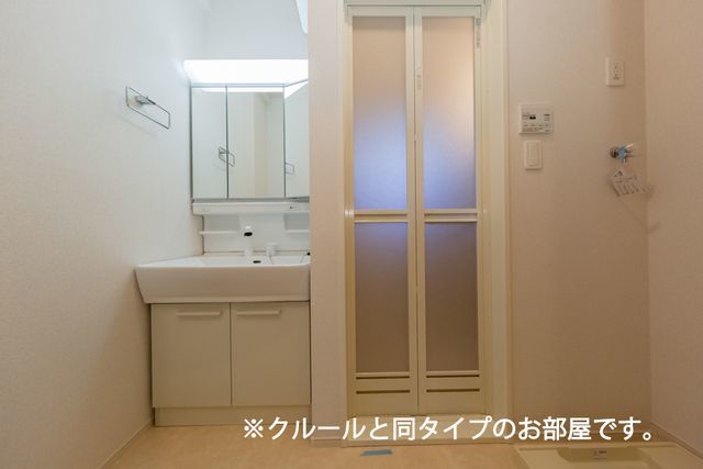 洗面設備　類似写真