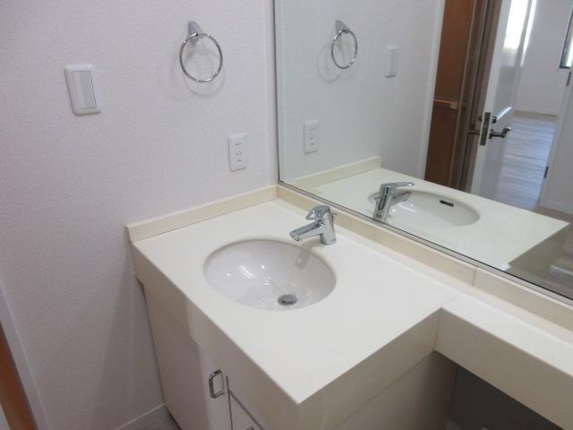洗面設備　トイレ内3カ所
