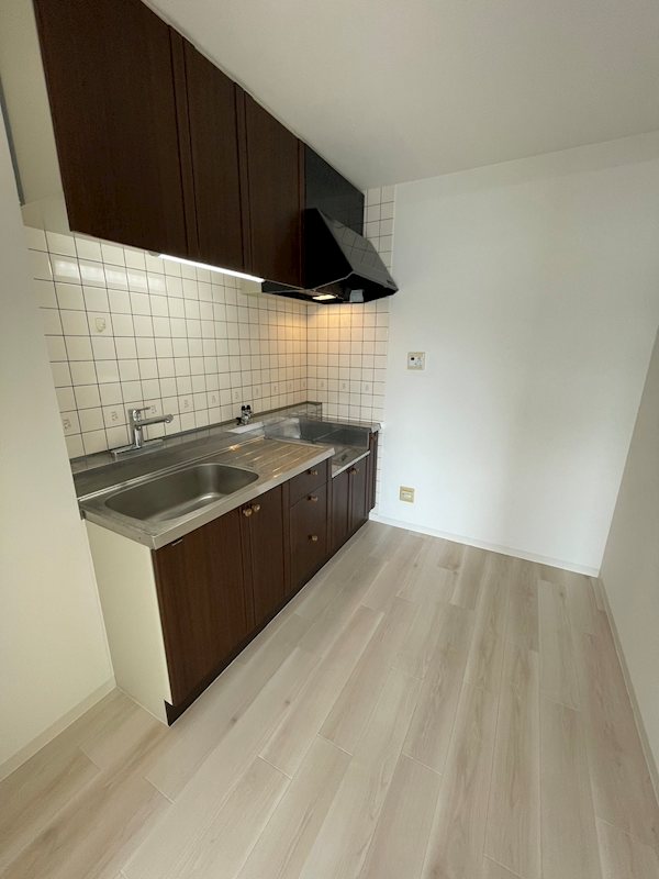 キッチン　※同物件の別のお部屋の写真となりますので実際とは異なる可能性