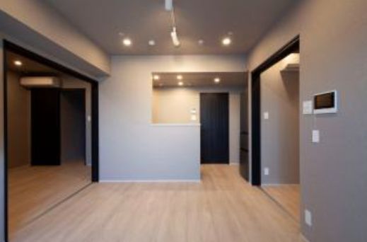 SUKE HOME KINSHICHOの居間写真