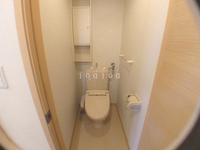 トイレ　温水洗浄便座完備の素敵なトイレです★