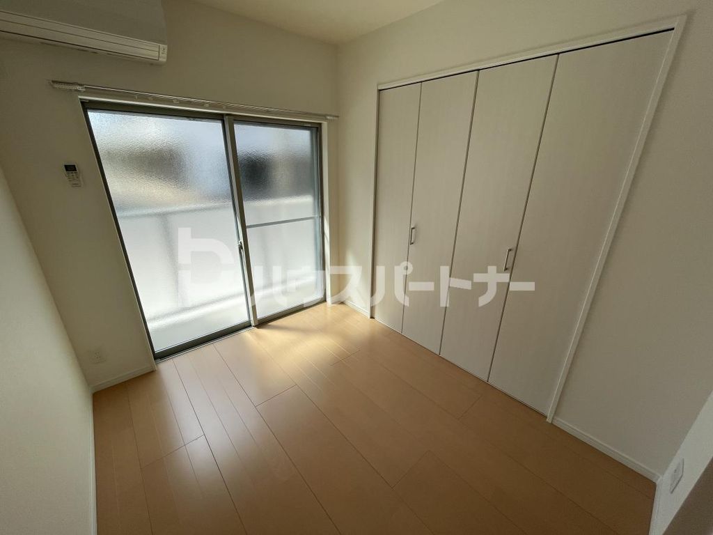 グランドソレイユ新検見川Iの居間写真