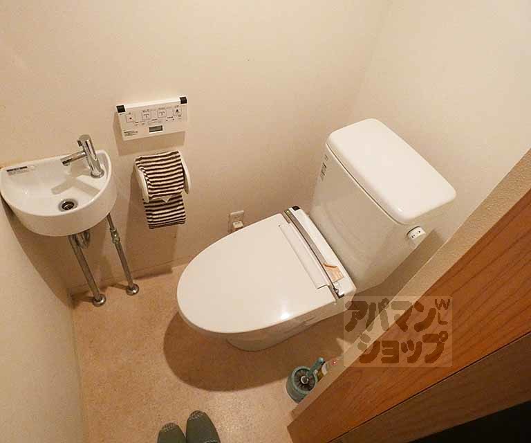 今出川シェアハウスのトイレ写真