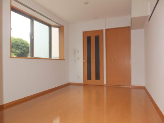 居室・リビング　※別号室参考写真