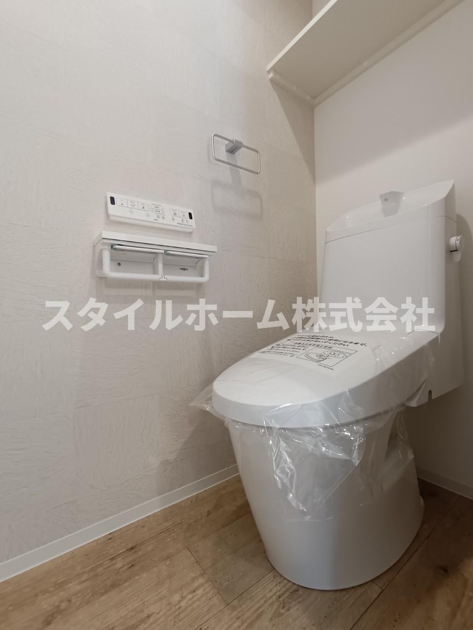トイレ　同建物内別部屋の写真です。