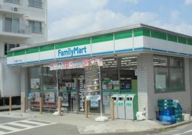 コンビニ　ファミリーマート 北区豊島二丁目店（コンビニ）まで379m