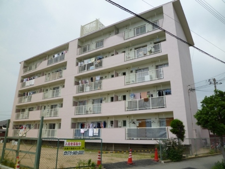 ネオコーポ平松公園前の建物外観