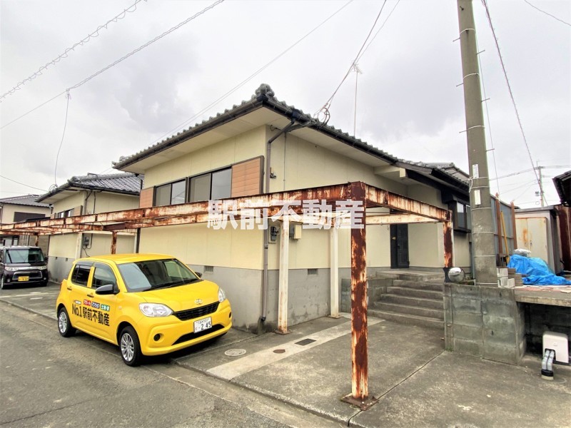 河上貸家IIの建物外観