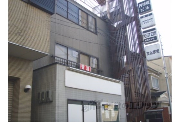 京都市伏見区両替町９丁目のマンションの建物外観