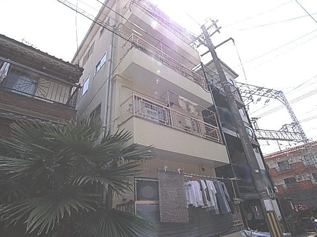 尾崎マンションの建物外観