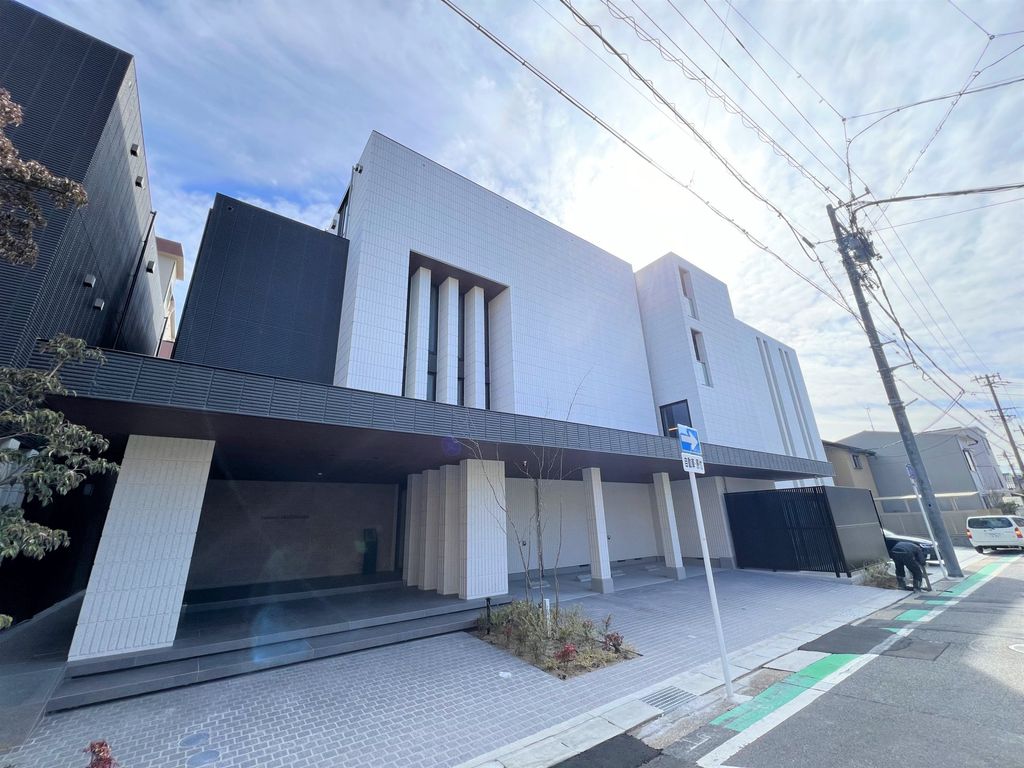 名古屋市千種区松竹町のマンションの建物外観