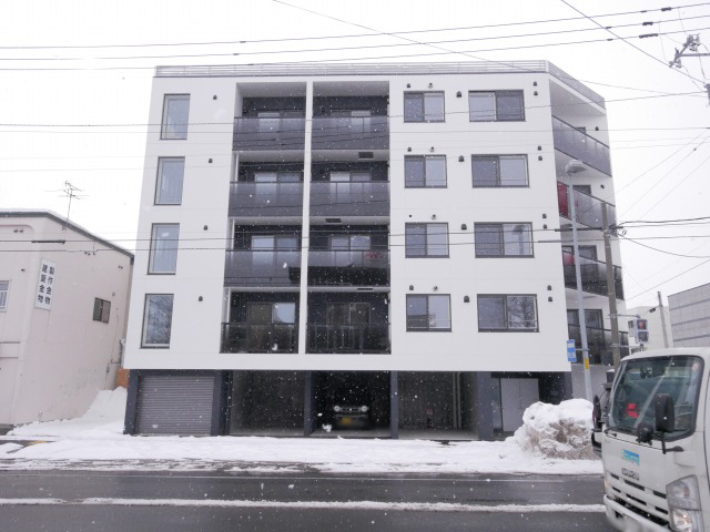 北海道札幌市東区北十九条東７の賃貸マンションの外観