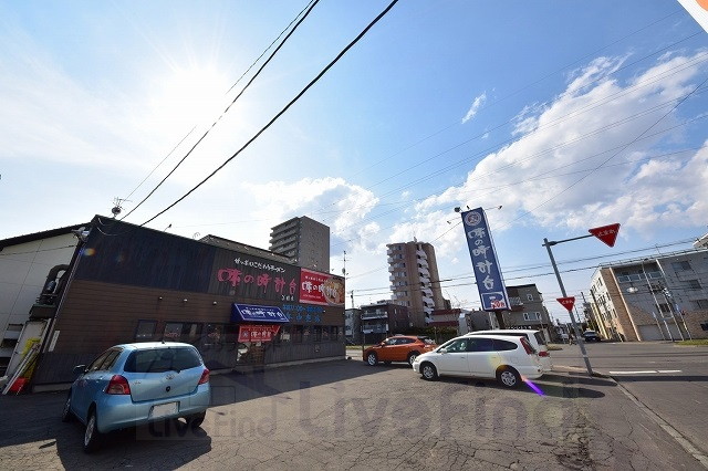 【札幌市豊平区美園九条のマンションの写真】