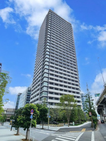 港区海岸のマンションの建物外観