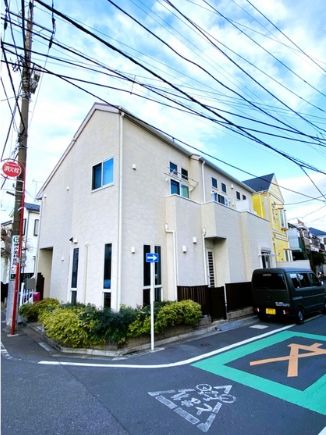 【ＣＯＲＮＥＲ　ＨＯＵＳＥの建物外観】