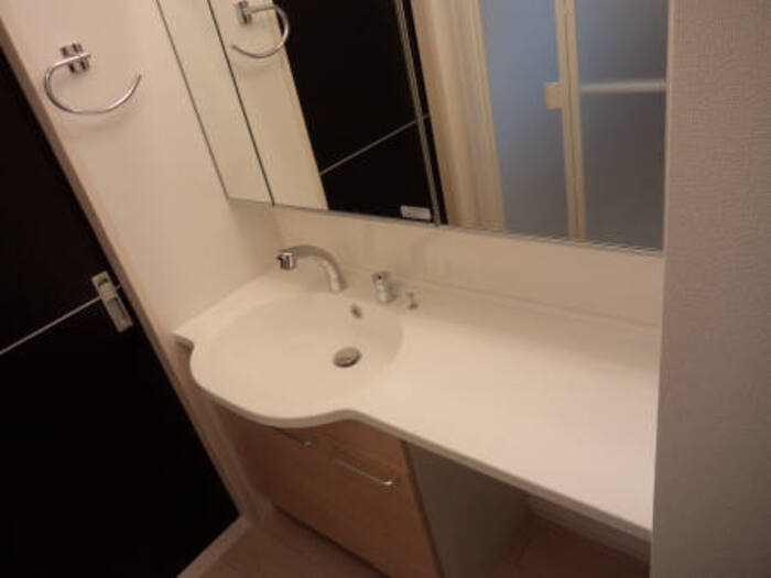 洗面設備　広い洗面スペース