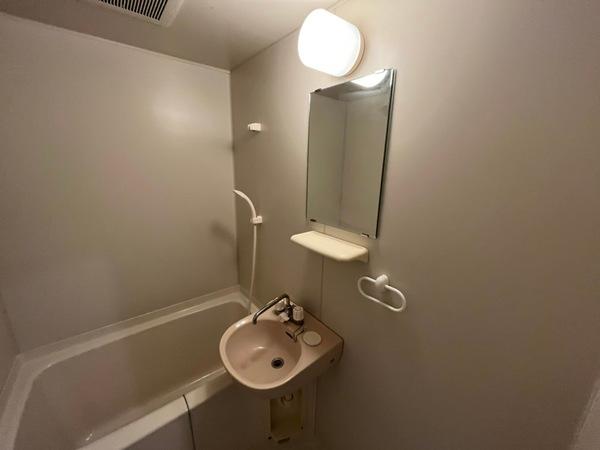 洗面設備　鏡あり！