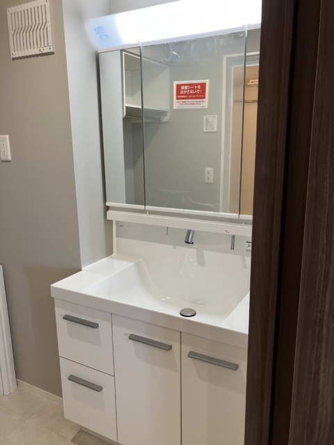 洗面設備　３０２　洗面化粧台