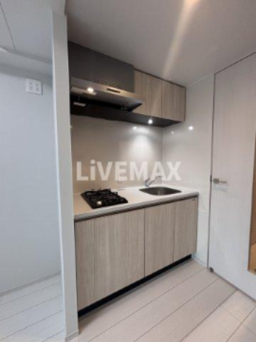 キッチン　別号室につきフローリングが異なります。