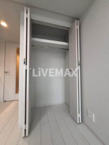 収納　別号室につきフローリングが異なります。