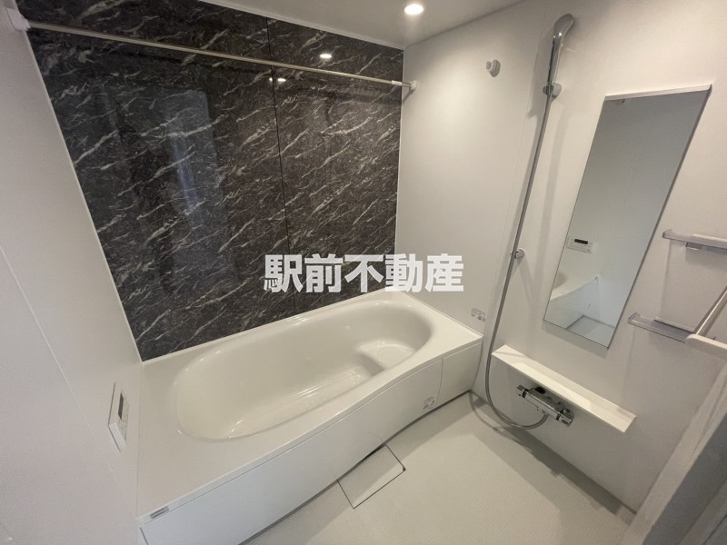 バス・シャワールーム　同タイプ、別部屋