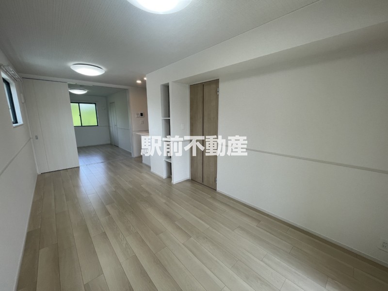 居室・リビング　同タイプ、別部屋