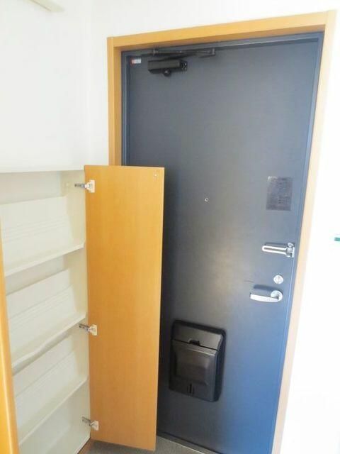 玄関　コーポラス本町　豊島区池袋本町１