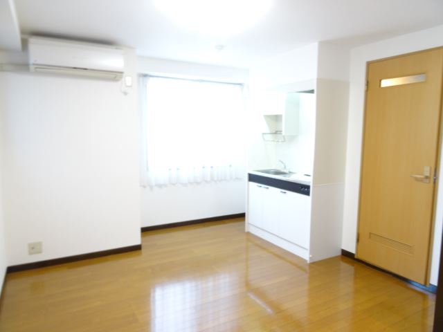 居室・リビング　綺麗な広々居室