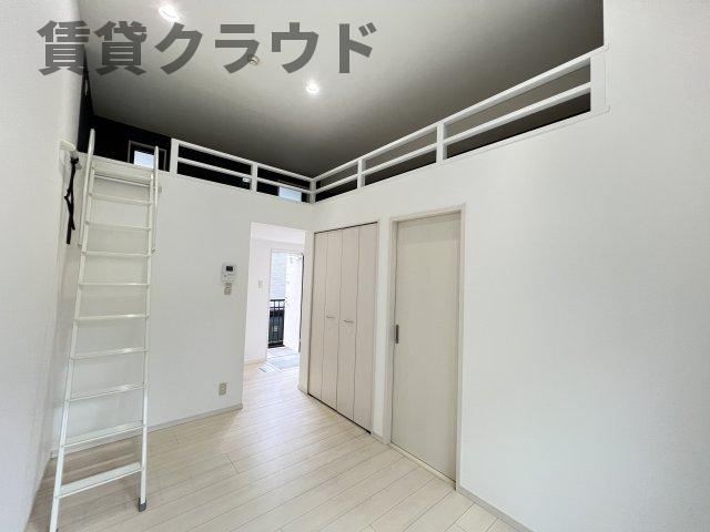 居室・リビング　こちらの居間で趣味の時間をお楽しみください