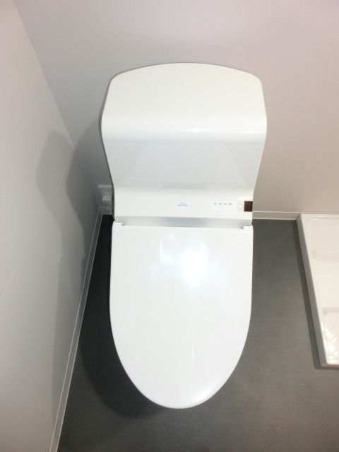 トイレ　ウォシュレット付で快適です！