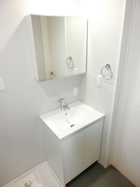 洗面設備　人気の独立化粧台です！