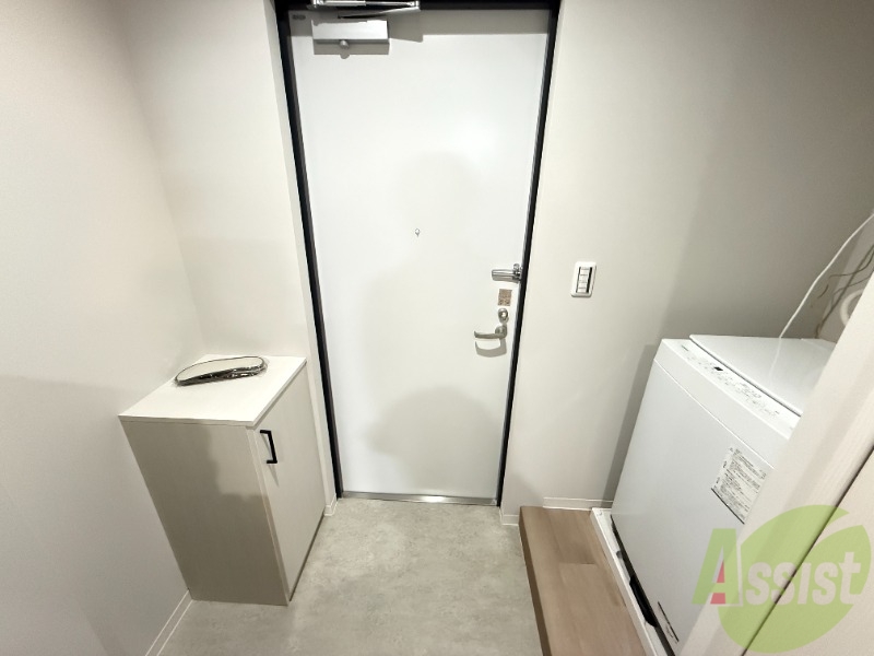 玄関　家具家電はイメージになります。