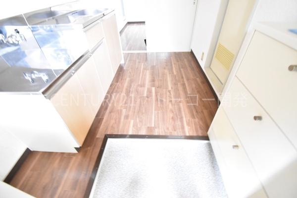 玄関　別部屋の参考写真です。現況有姿
