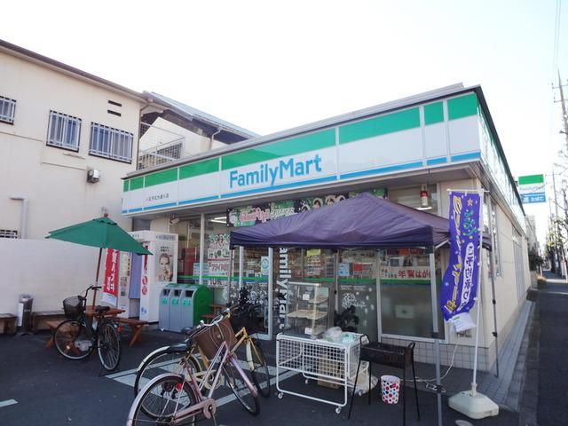 コンビニ　ファミリーマート（コンビニ）まで383m