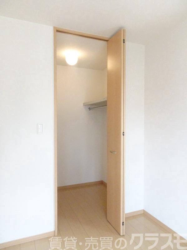 収納　ウォークインクローゼット