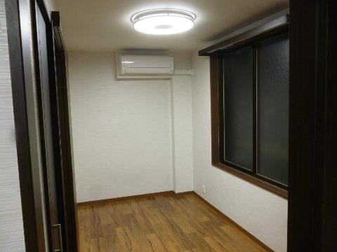 居室・リビング　室内