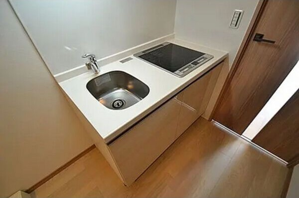 キッチン　同物件別部屋写真