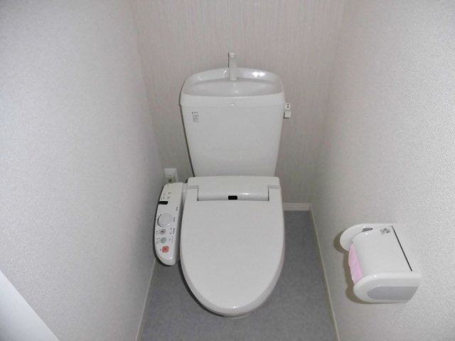 小田急江ノ島線 南林間駅 徒歩4分 3階建 築19年のトイレ写真