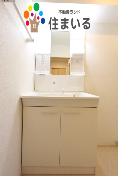 洗面設備　※写真は同型タイプになります