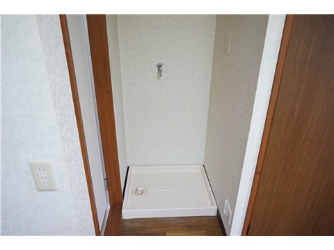 トイレ　洗濯機置場