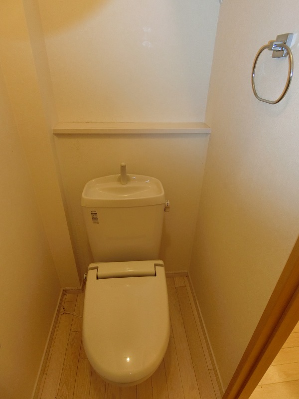 トイレ　※同物件、別部屋になります。